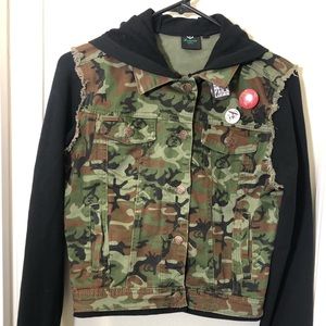 Luxirie by LRG Womens camouflage Jacket